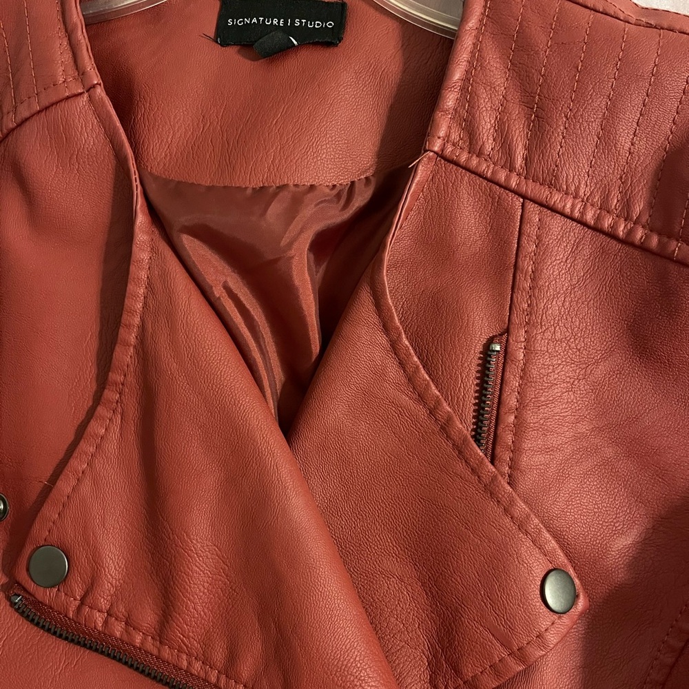 Signature Studio Jacket - Picture 5 of 6